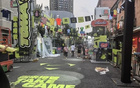 雁荡路封路了？要踢街头足球啦！今明两天下午3点开始，不用报名，直接进！